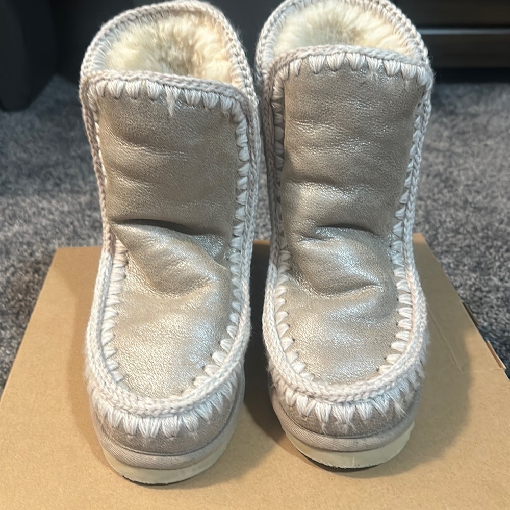 Women’s Mou Boots